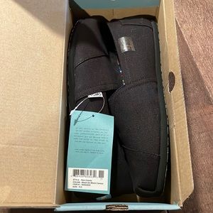 WOMENS 11 / MENS Black Toms 9.5
